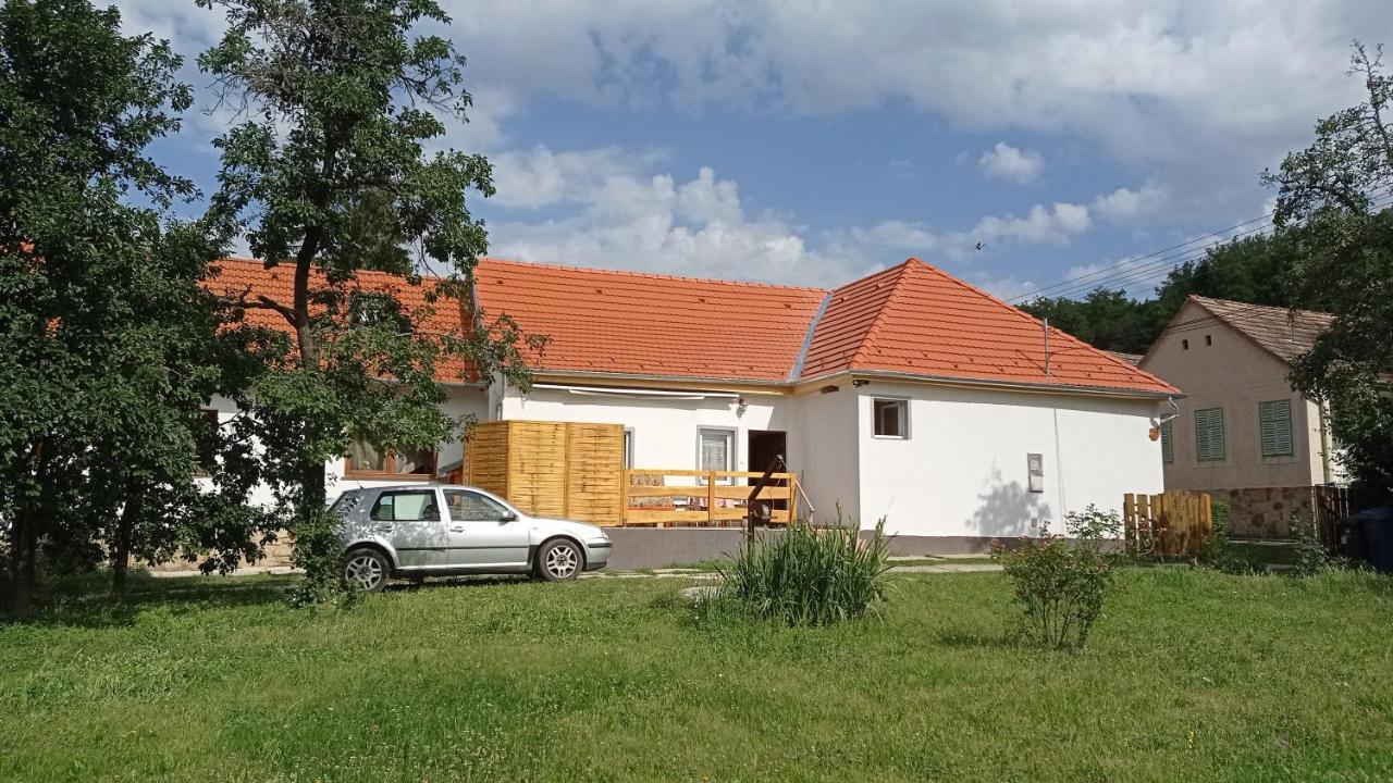 Lovas Vendeghaz Apartment Obanya Exterior photo