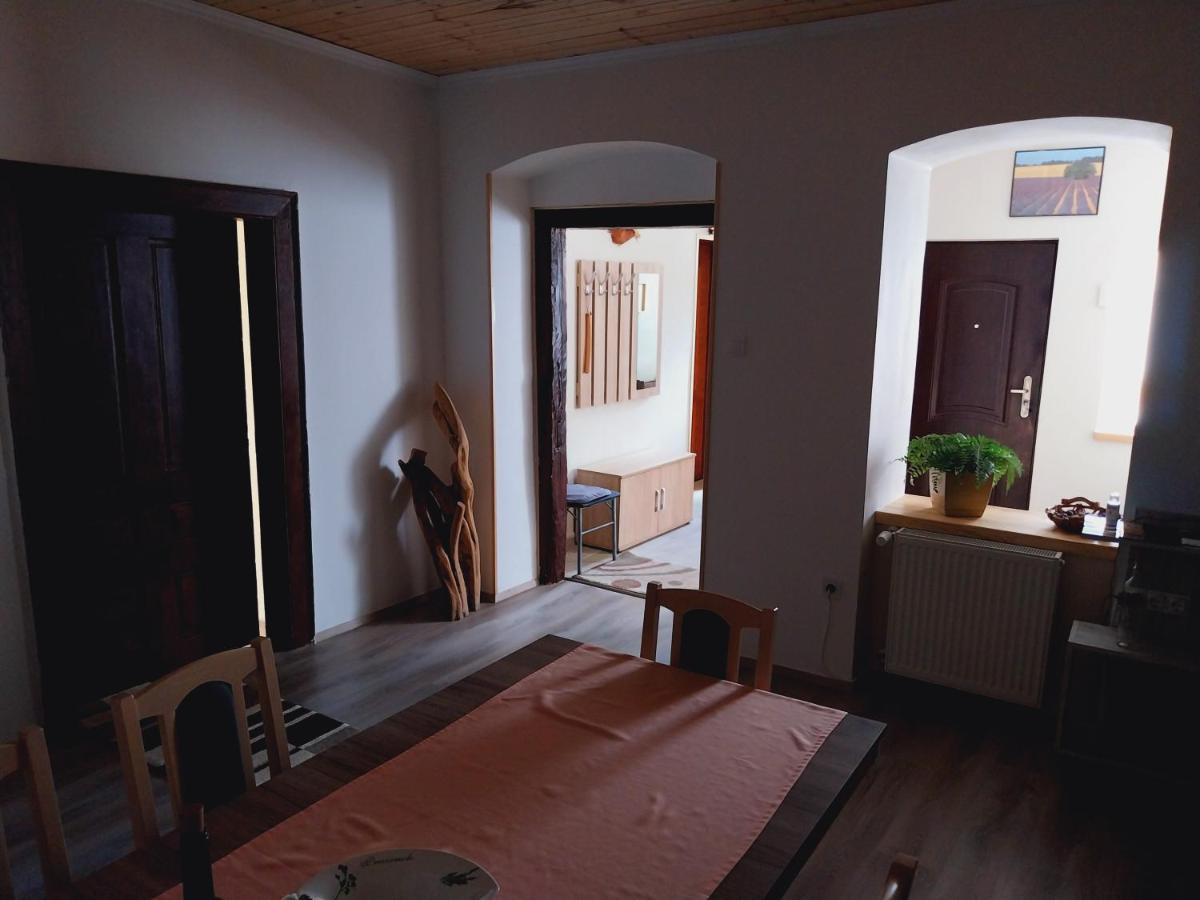 Lovas Vendeghaz Apartment Obanya Exterior photo