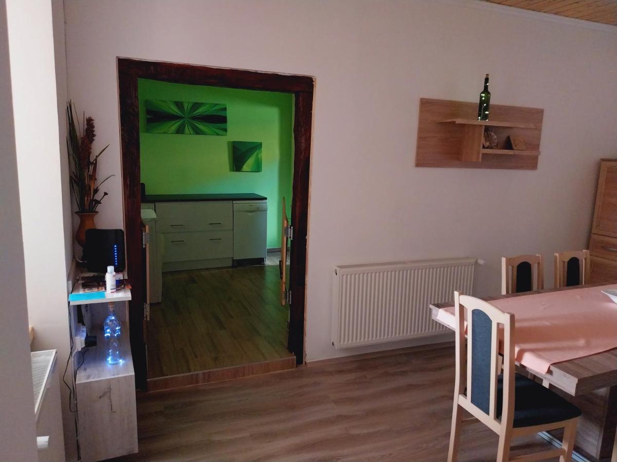 Lovas Vendeghaz Apartment Obanya Exterior photo